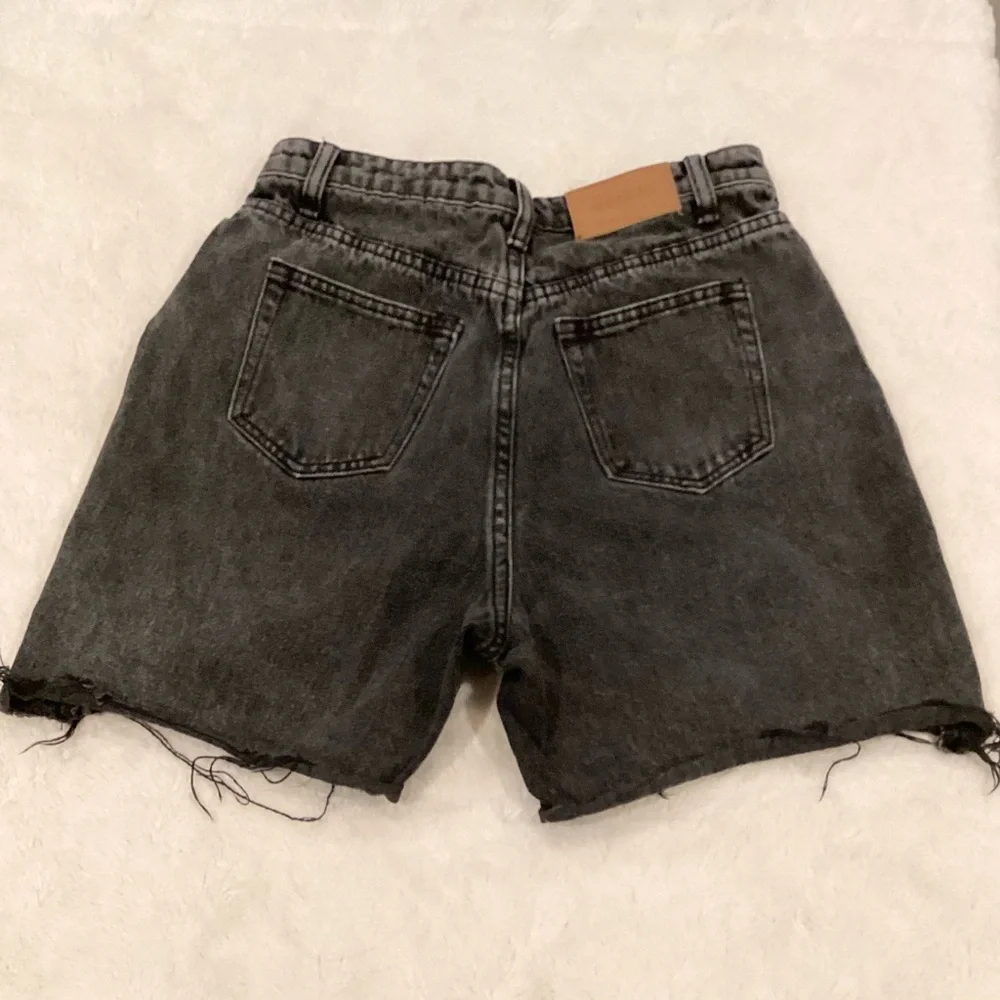 Meshki 27” Waist (Tag Size W30) Women's Denim Shorts High Rise Faded Black